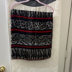 Stylish Leopard Print Scarf with Red Accents